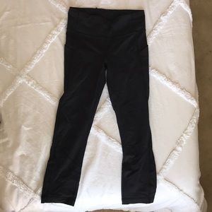 LULU LEMON CROP LEGGINGS